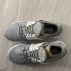 Women’s ON Cloudtech shoes, size 9, brand new